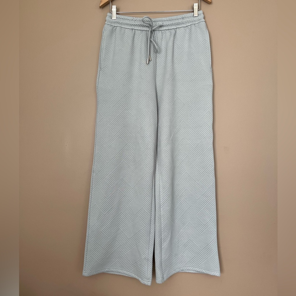 {BTFBM} Lounge & Travel Set with Ruffle Cap Sleeve Pullover Top & Wide Leg Pants - Picture 10 of 16